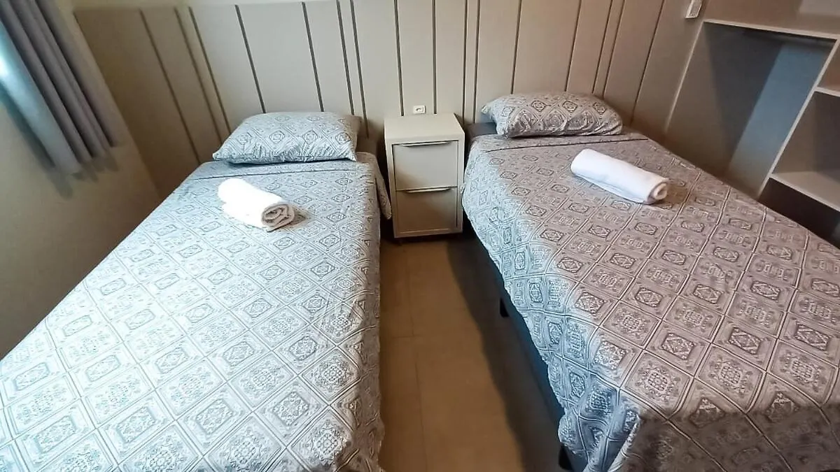 Apartamento A 500Mt Do Mar, Perto Do Beto Carrero, Com Ar Condicionado Piçarras Brasilien